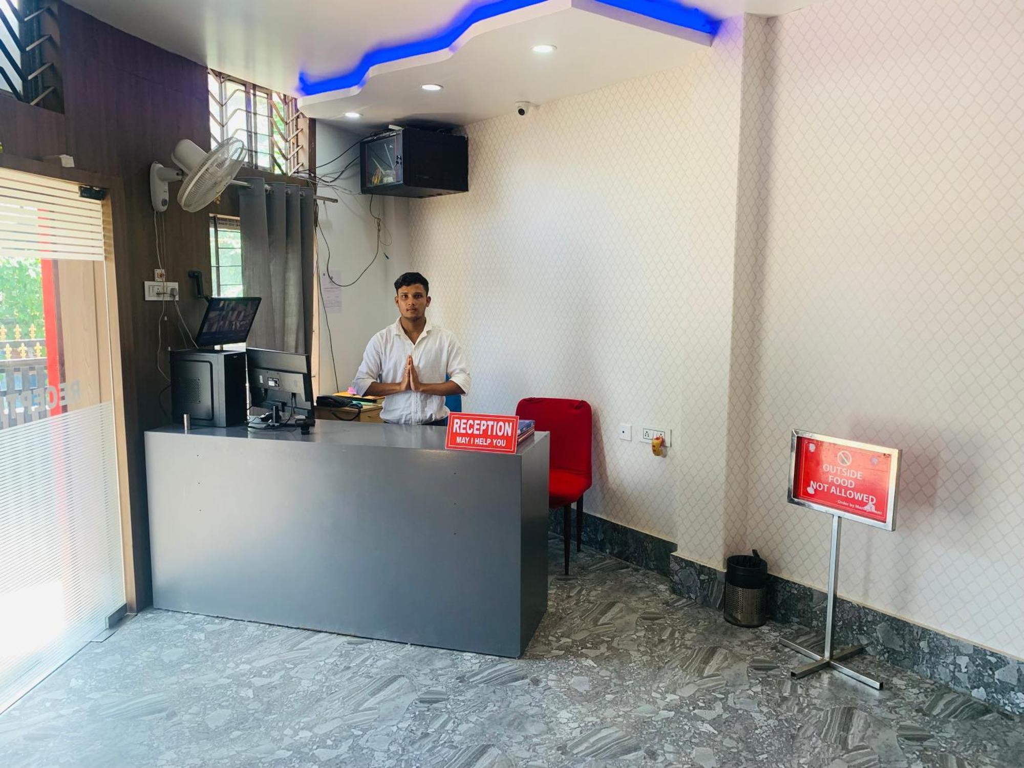 Hotel Aditya Palace Guwahati Exterior foto